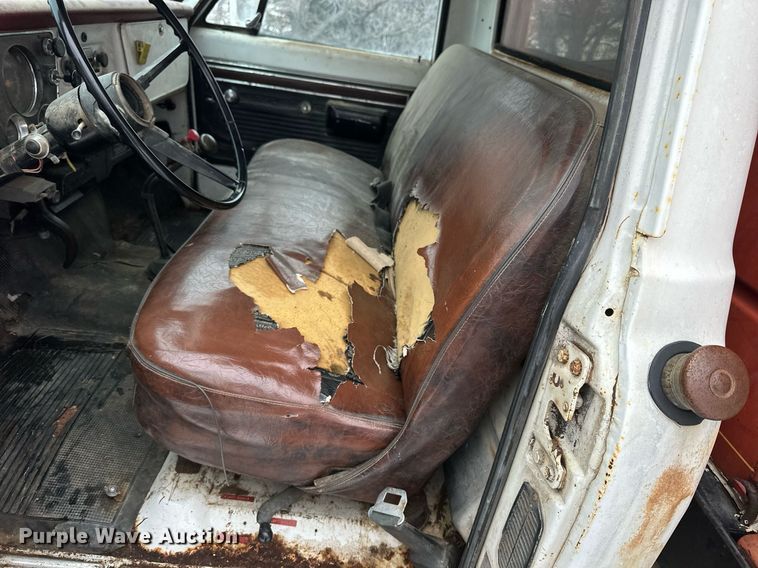 image for item NS9204 1971 Chevrolet  C60 grain truck