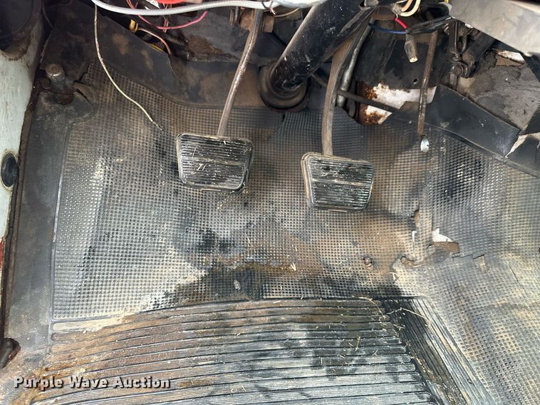 image for item NS9204 1971 Chevrolet  C60 grain truck