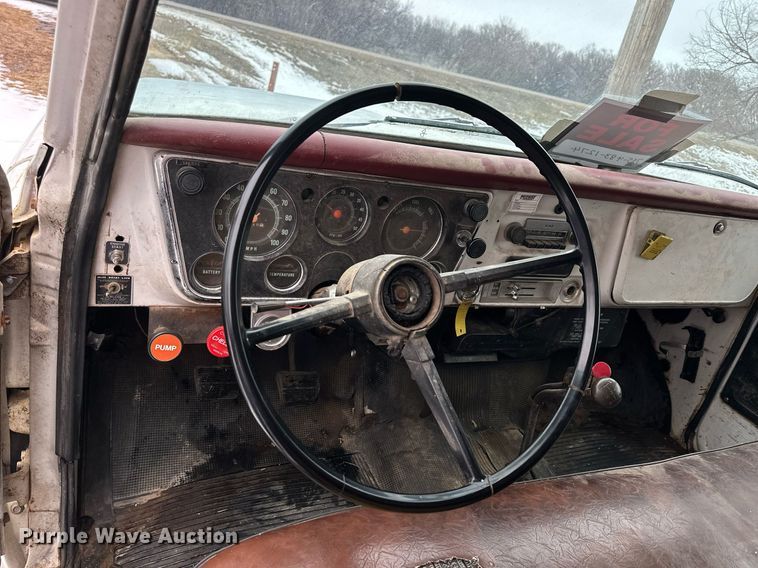 image for item NS9204 1971 Chevrolet  C60 grain truck