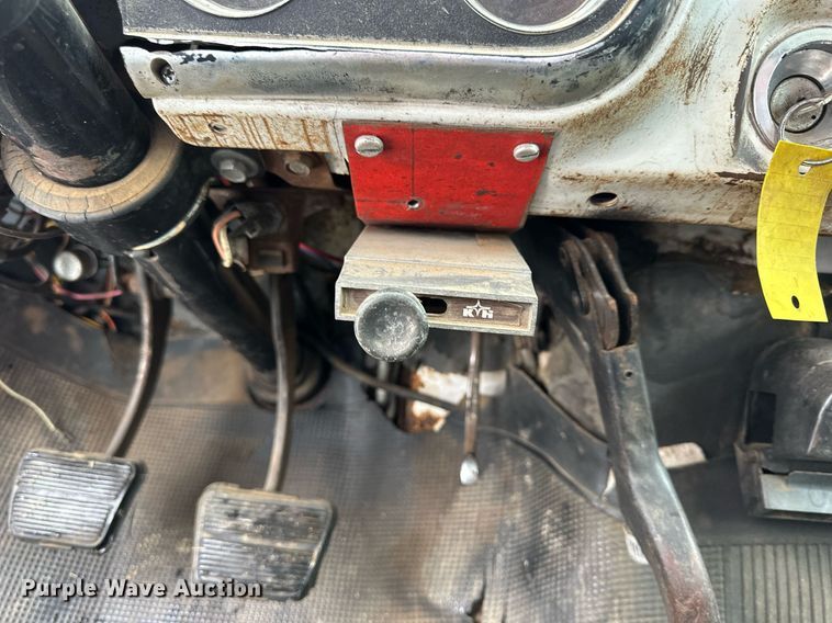 image for item NS9204 1971 Chevrolet  C60 grain truck