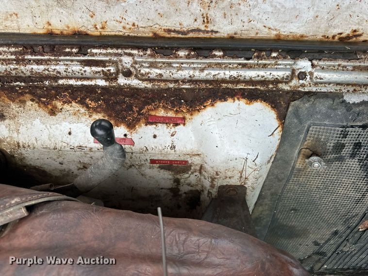 image for item NS9204 1971 Chevrolet  C60 grain truck