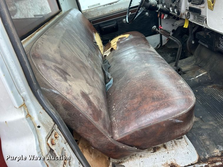 image for item NS9204 1971 Chevrolet  C60 grain truck