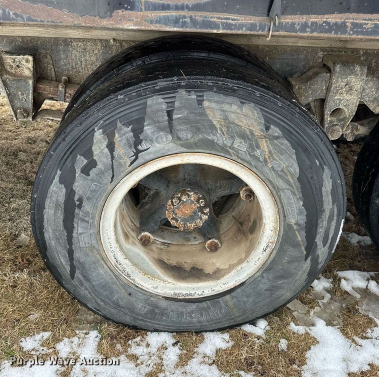 image for item NS9204 1971 Chevrolet  C60 grain truck