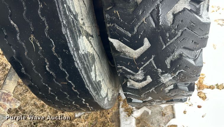 image for item NS9204 1971 Chevrolet  C60 grain truck