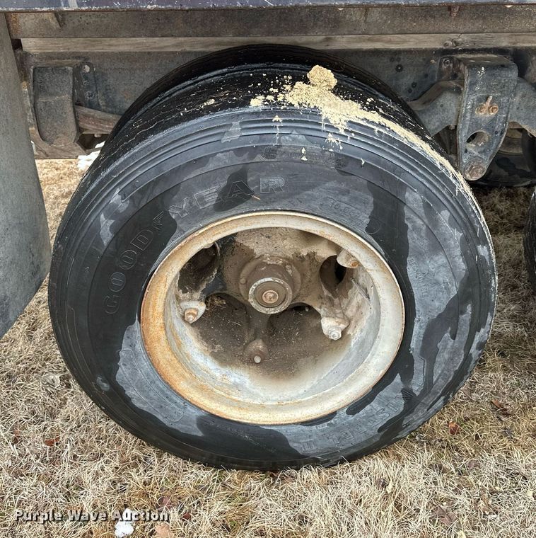 image for item NS9204 1971 Chevrolet  C60 grain truck