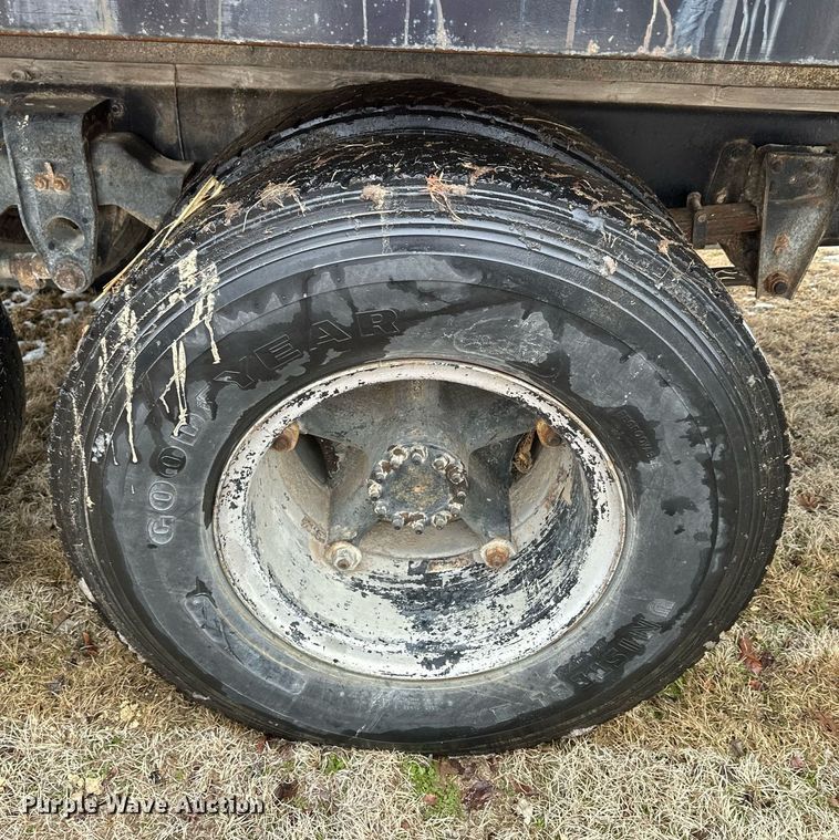 image for item NS9204 1971 Chevrolet  C60 grain truck