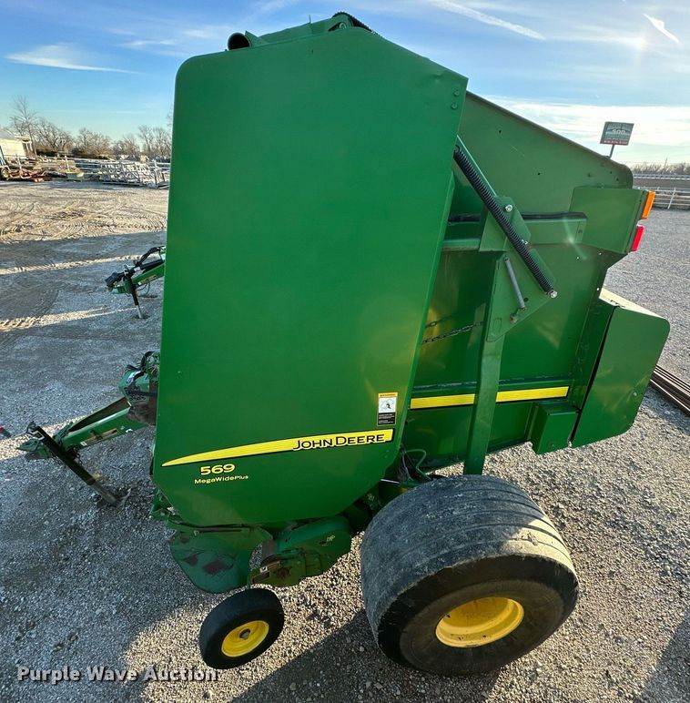 image for item OM9755 John Deere  569 Mega Wide Plus round baler