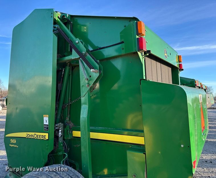 image for item OM9755 John Deere  569 Mega Wide Plus round baler