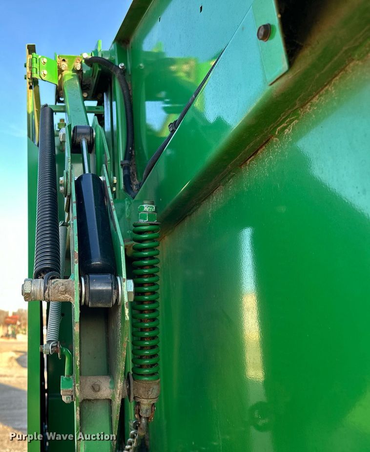 image for item OM9755 John Deere  569 Mega Wide Plus round baler