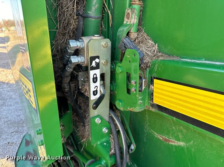 image for item OM9755 John Deere  569 Mega Wide Plus round baler