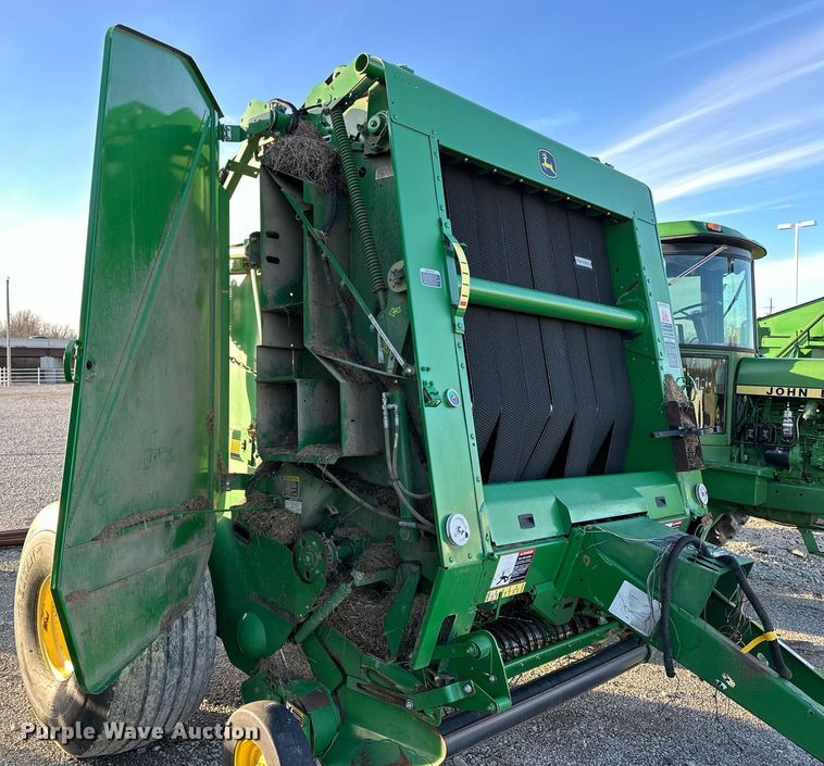 image for item OM9755 John Deere  569 Mega Wide Plus round baler