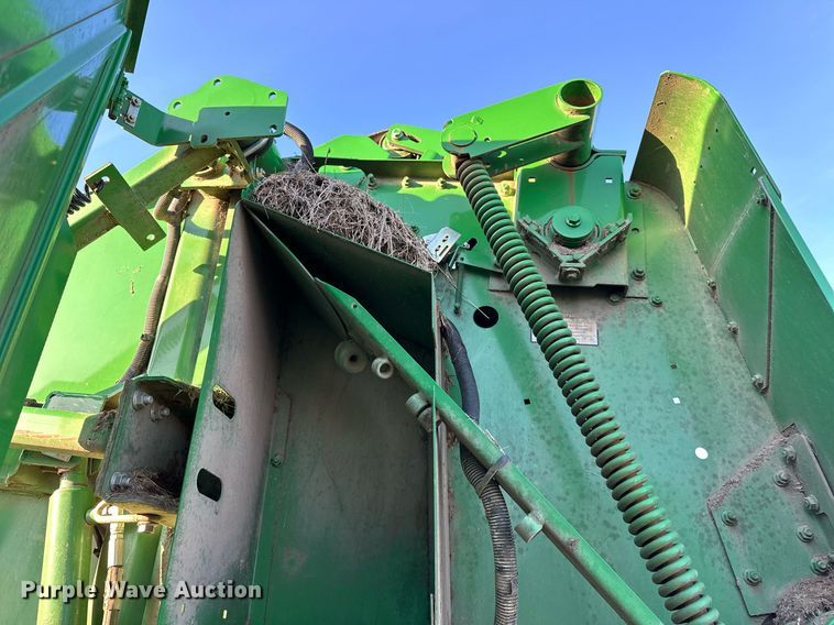 image for item OM9755 John Deere  569 Mega Wide Plus round baler