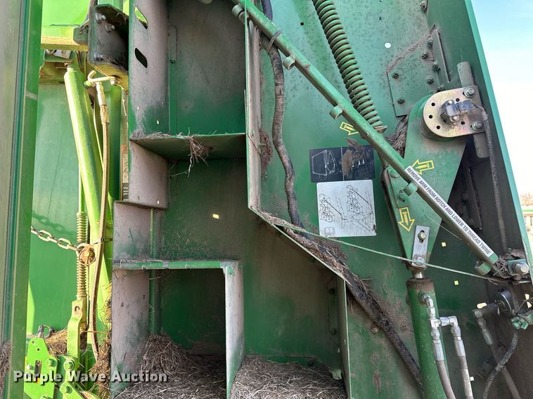 image for item OM9755 John Deere  569 Mega Wide Plus round baler