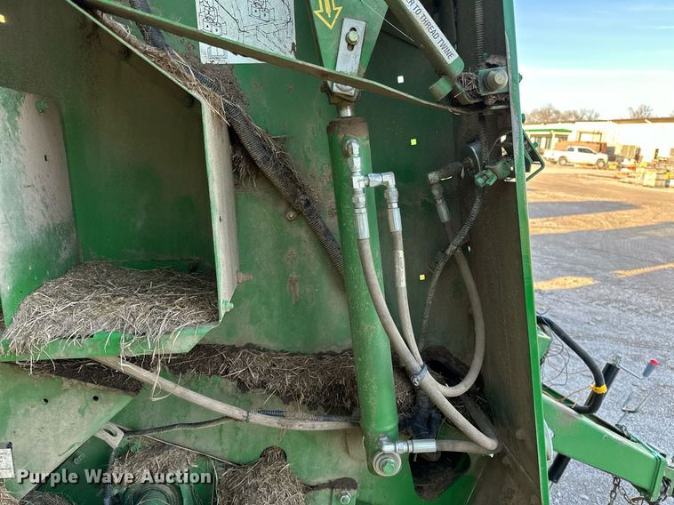 image for item OM9755 John Deere  569 Mega Wide Plus round baler