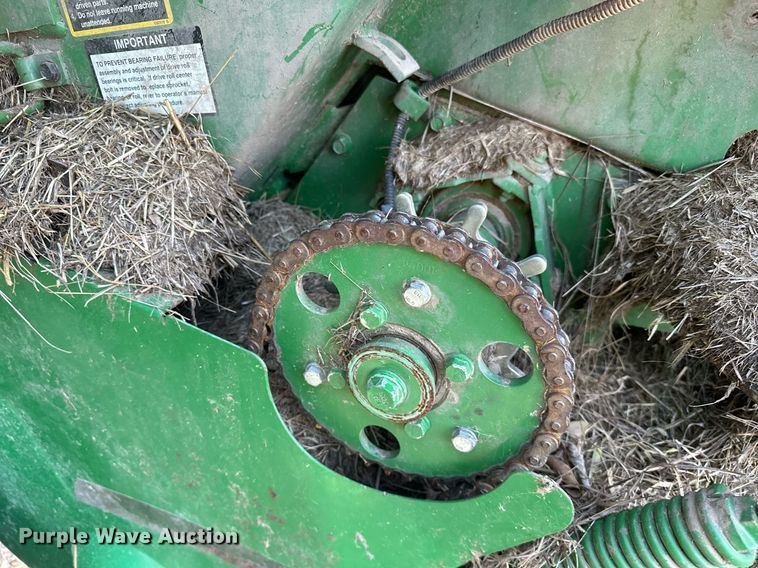 image for item OM9755 John Deere  569 Mega Wide Plus round baler