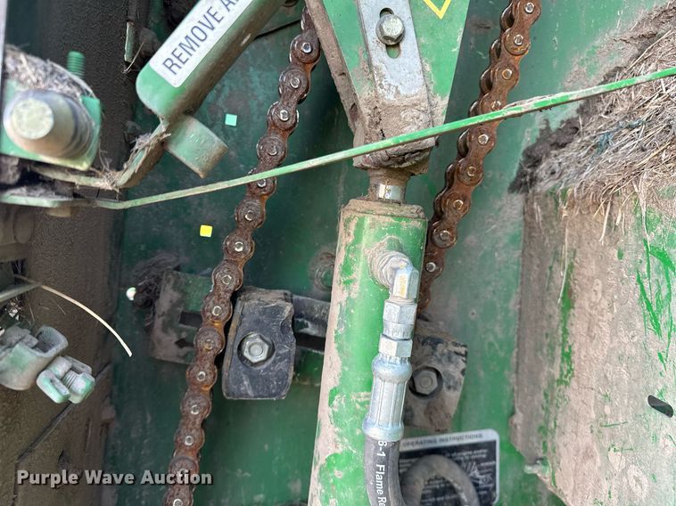 image for item OM9755 John Deere  569 Mega Wide Plus round baler