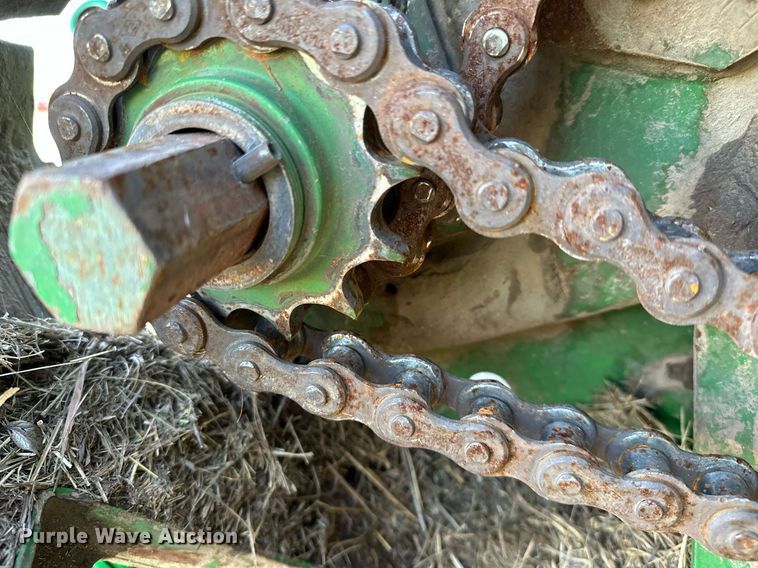 image for item OM9755 John Deere  569 Mega Wide Plus round baler