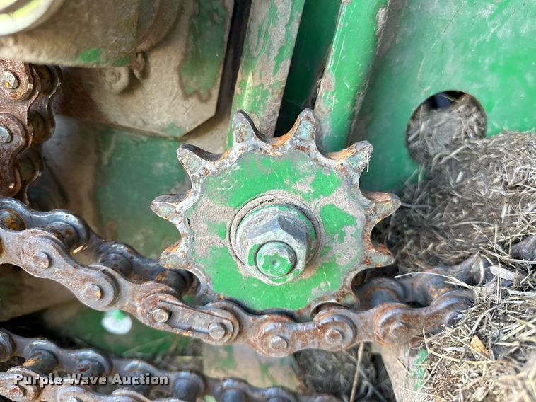 image for item OM9755 John Deere  569 Mega Wide Plus round baler