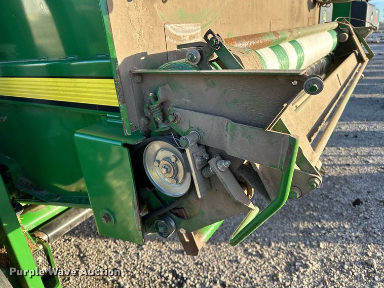 image for item OM9755 John Deere  569 Mega Wide Plus round baler