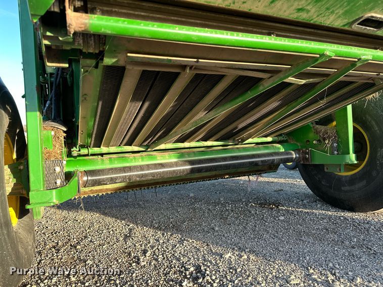 image for item OM9755 John Deere  569 Mega Wide Plus round baler
