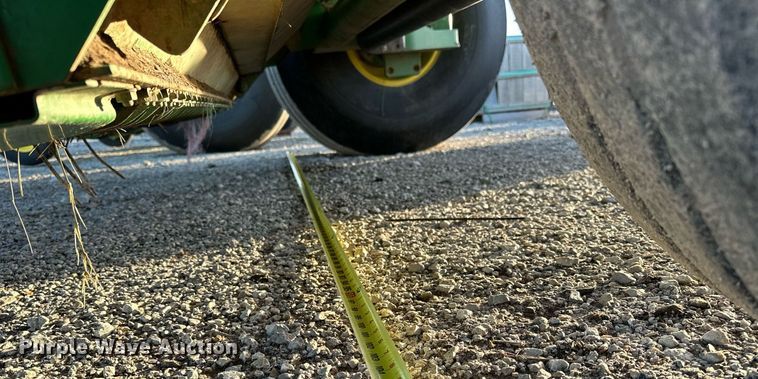 image for item OM9755 John Deere  569 Mega Wide Plus round baler