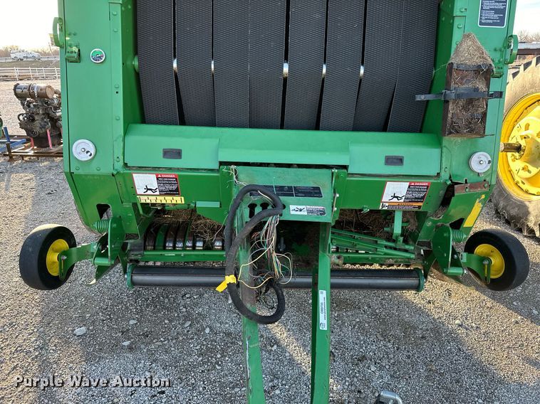 image for item OM9755 John Deere  569 Mega Wide Plus round baler