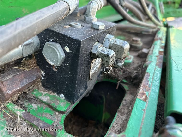 image for item OM9755 John Deere  569 Mega Wide Plus round baler