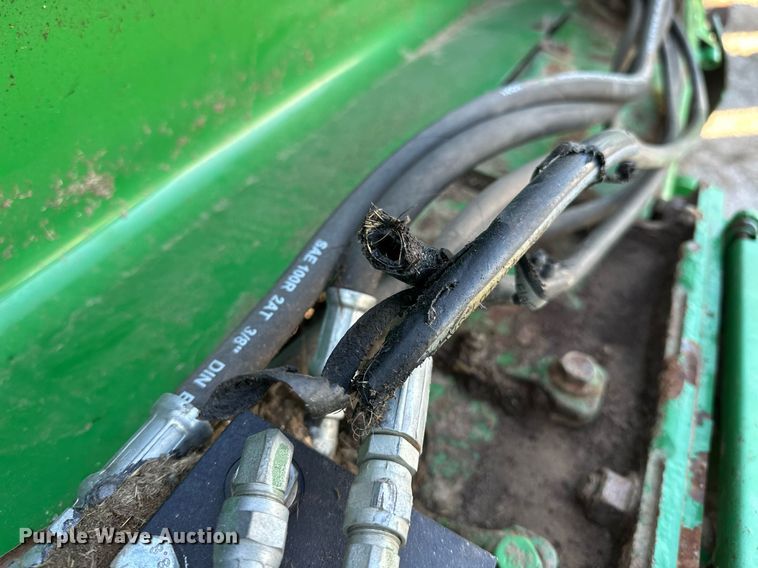 image for item OM9755 John Deere  569 Mega Wide Plus round baler