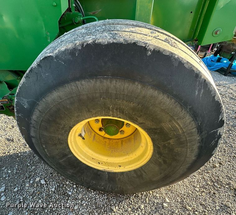 image for item OM9755 John Deere  569 Mega Wide Plus round baler