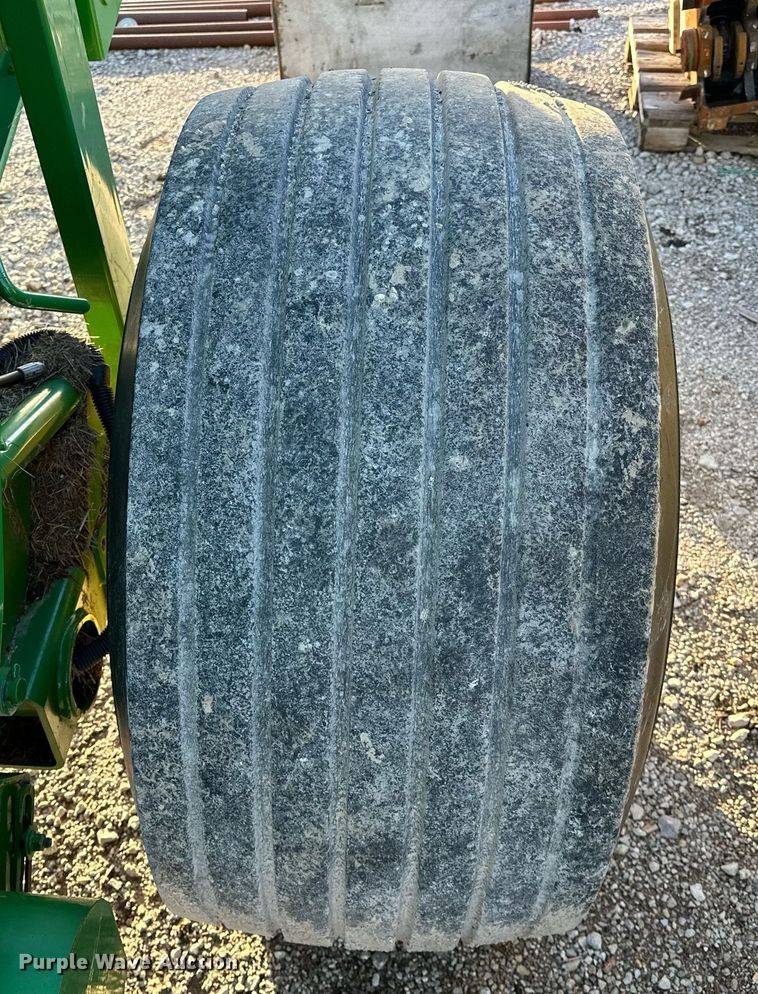 image for item OM9755 John Deere  569 Mega Wide Plus round baler