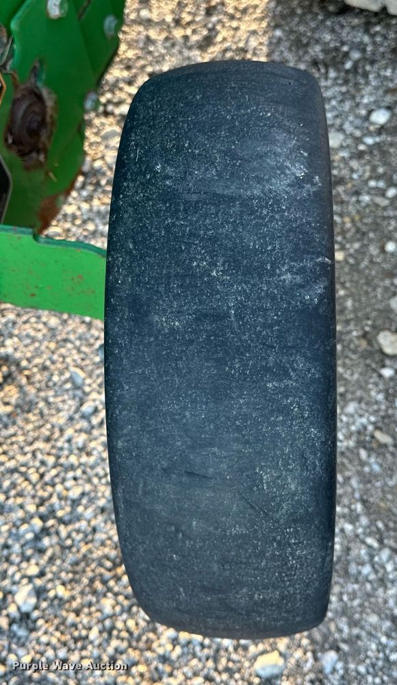 image for item OM9755 John Deere  569 Mega Wide Plus round baler