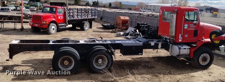 image for item DK8862 1999 Oshkosh  FF-115 truck cab and chassis