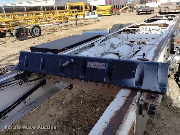 image for item DK8862 1999 Oshkosh  FF-115 truck cab and chassis