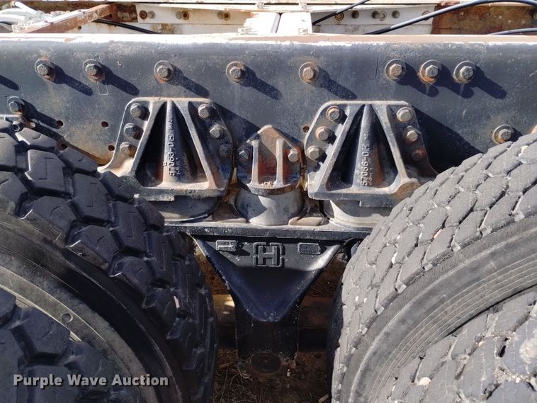 image for item DK8862 1999 Oshkosh  FF-115 truck cab and chassis