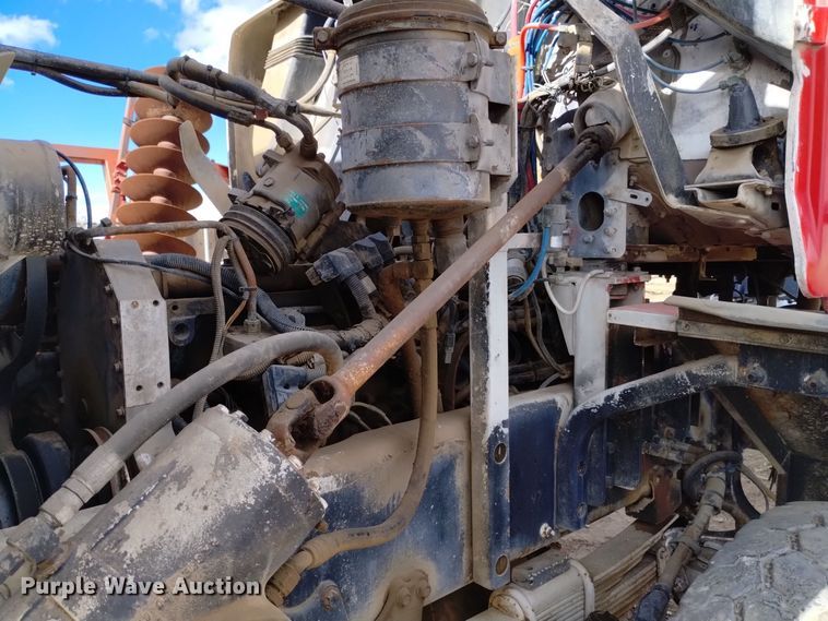 image for item DK8862 1999 Oshkosh  FF-115 truck cab and chassis