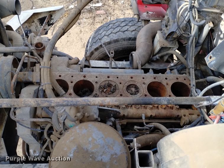 image for item DK8862 1999 Oshkosh  FF-115 truck cab and chassis