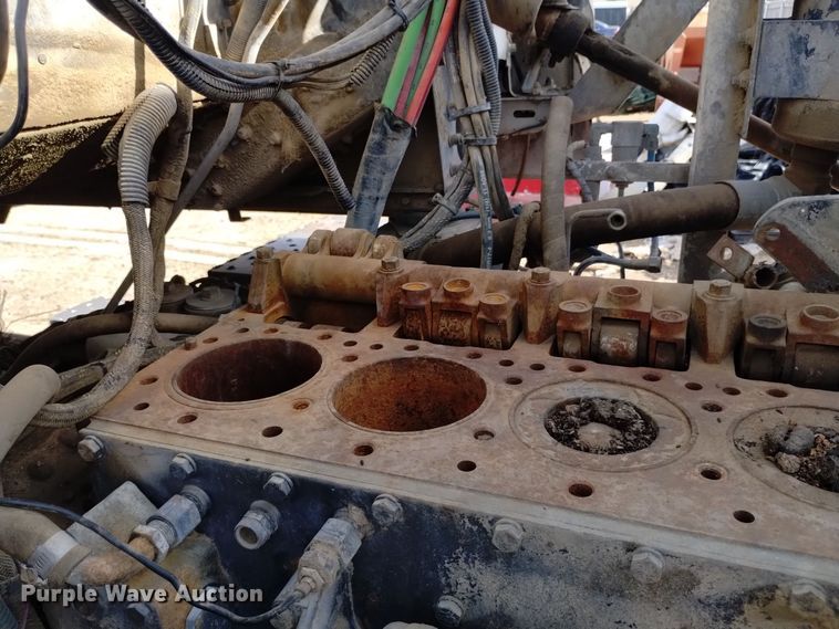 image for item DK8862 1999 Oshkosh  FF-115 truck cab and chassis