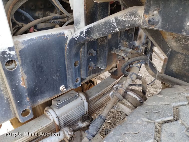 image for item DK8862 1999 Oshkosh  FF-115 truck cab and chassis