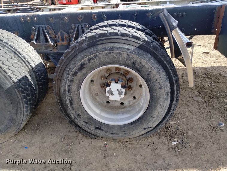 image for item DK8862 1999 Oshkosh  FF-115 truck cab and chassis