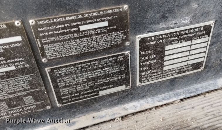 image for item DK8862 1999 Oshkosh  FF-115 truck cab and chassis