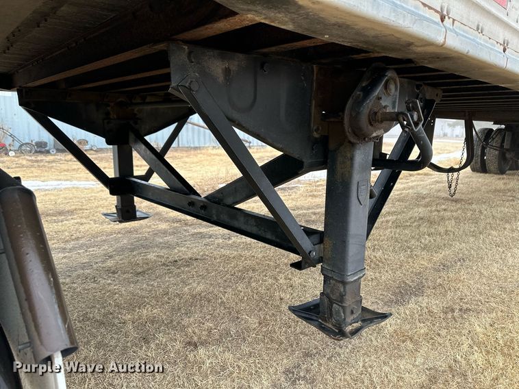 image for item DM2660 2013 Vanguard dry van trailer