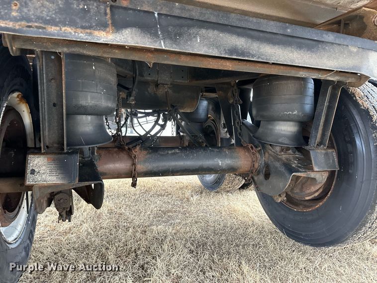 image for item DM2660 2013 Vanguard dry van trailer