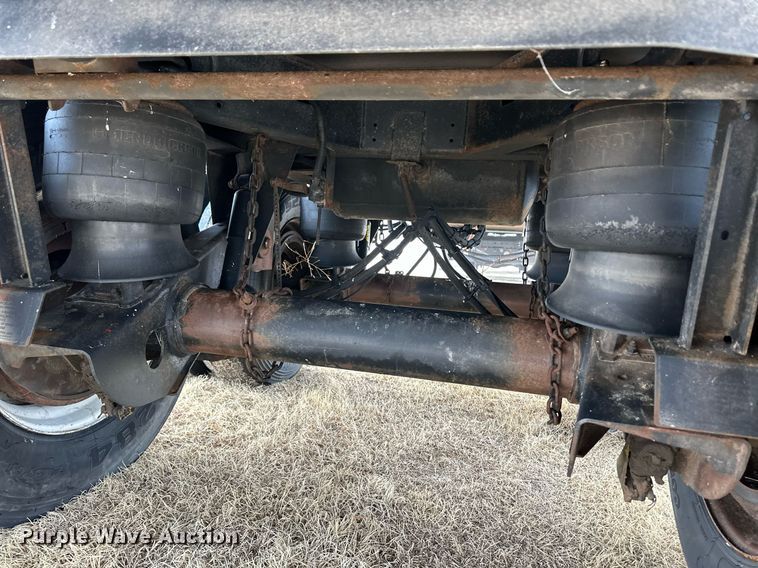 image for item DM2660 2013 Vanguard dry van trailer