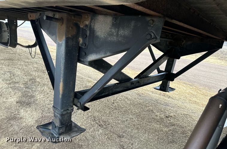 image for item DM2660 2013 Vanguard dry van trailer