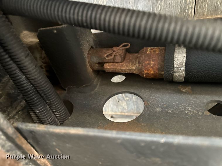 image for item DM2660 2013 Vanguard dry van trailer