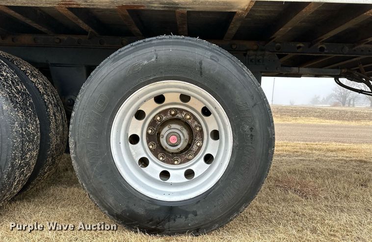 image for item DM2660 2013 Vanguard dry van trailer