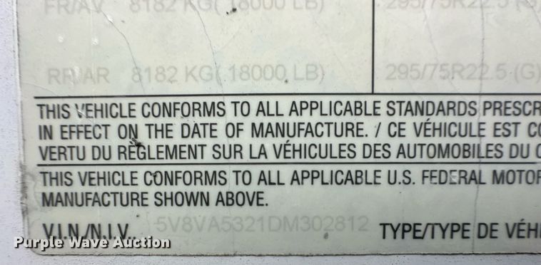 image for item DM2660 2013 Vanguard dry van trailer