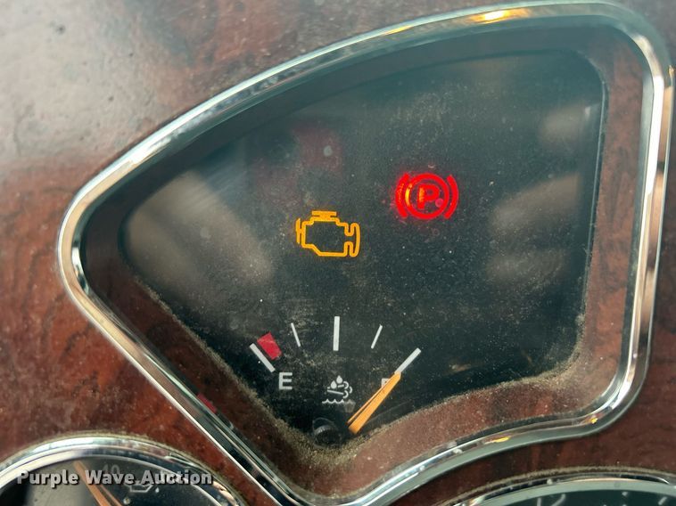 image for item DN0666 2018 Mack GU813 semi truck