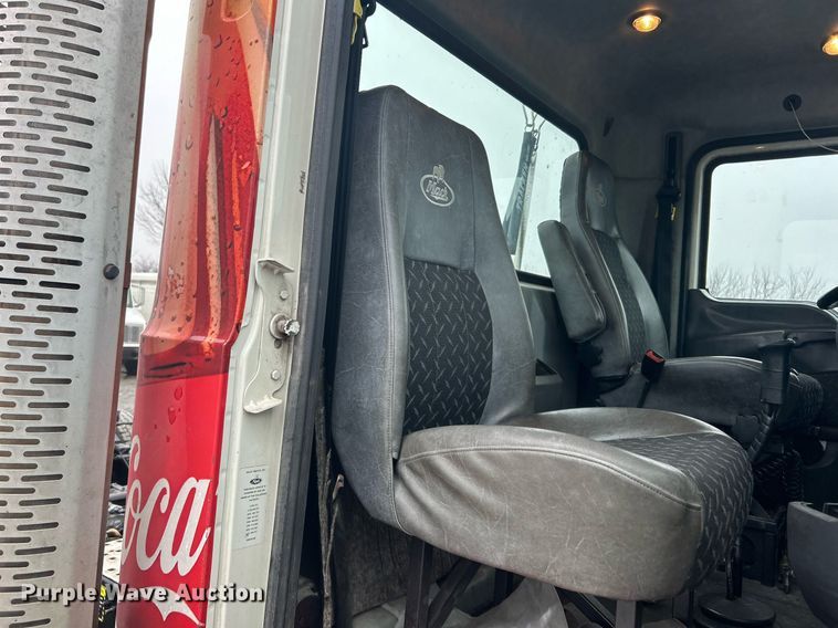 image for item DN0666 2018 Mack GU813 semi truck