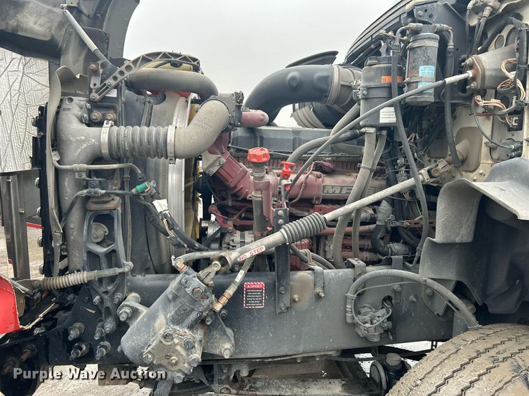 image for item DN0666 2018 Mack GU813 semi truck